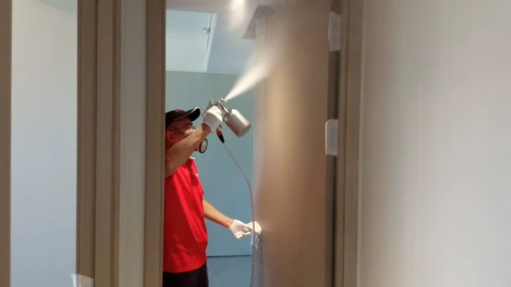 寻找不产生二次白迹挂水痕的快速除甲醛